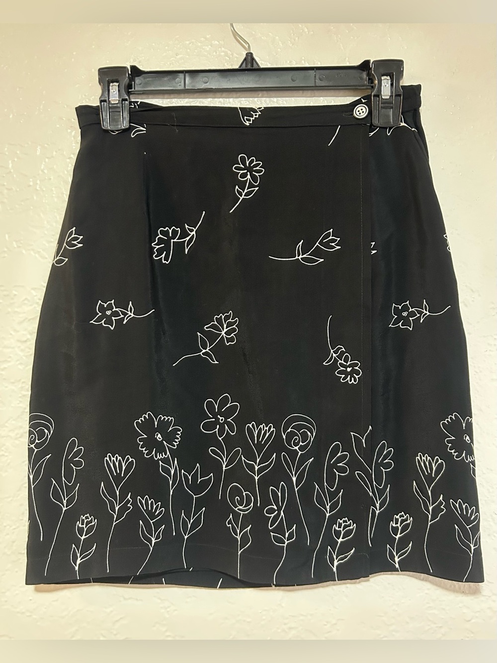 Vintage Petite Sophisticate Black Mini Skirt with White Floral Sketch